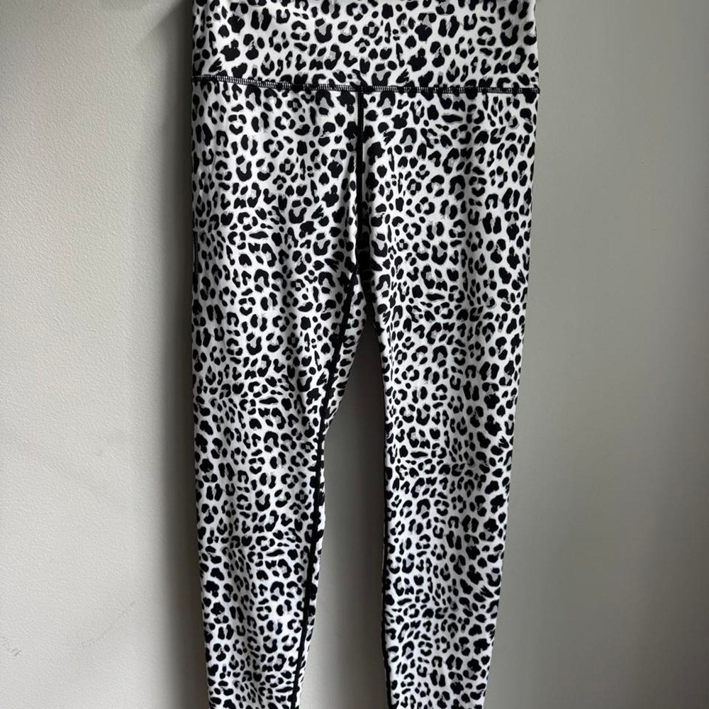 Love Fitness white/black leopard print leggings #fitness #activewear